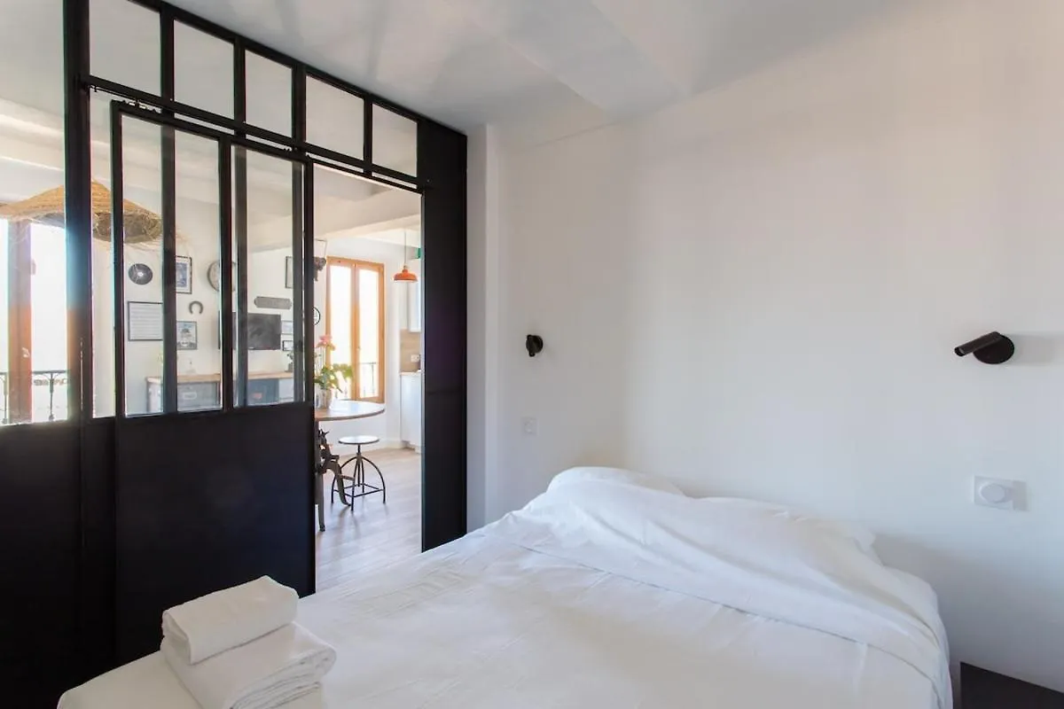 Savane -Studio Cosy Proche Croisette-Classe 2 Etoiles Cannes Apartamento