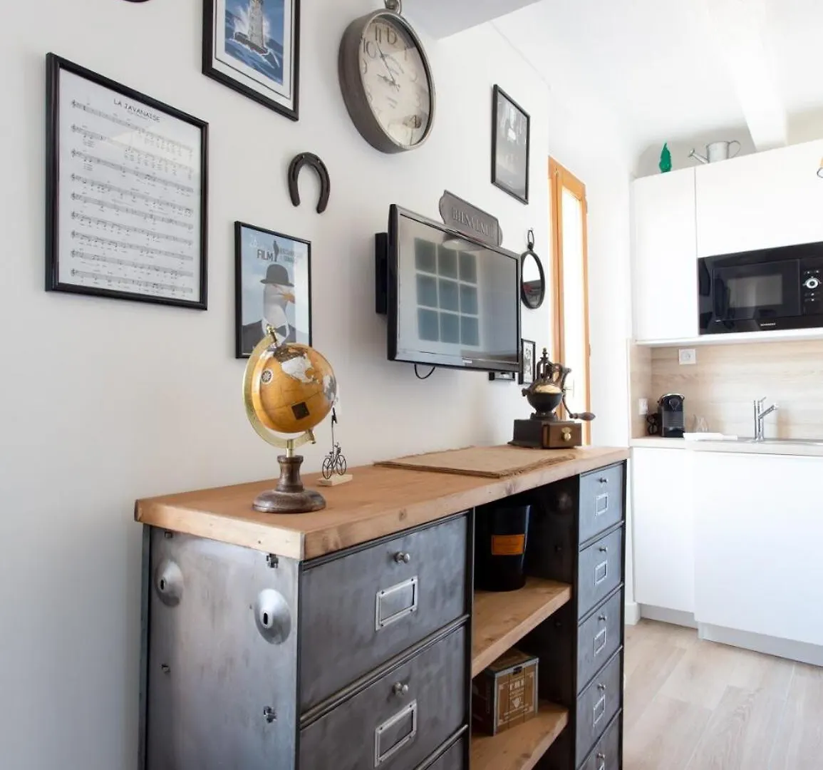 Savane -Studio Cosy Proche Croisette-Classe 2 Etoiles Cannes Apartamento