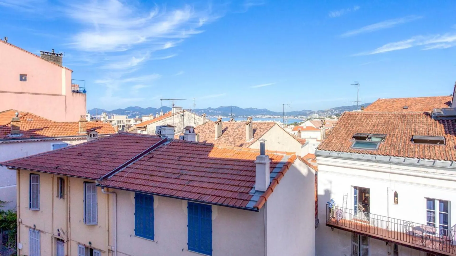 Savane -Studio Cosy Proche Croisette-Classe 2 Etoiles Cannes 0*,  Frankrig